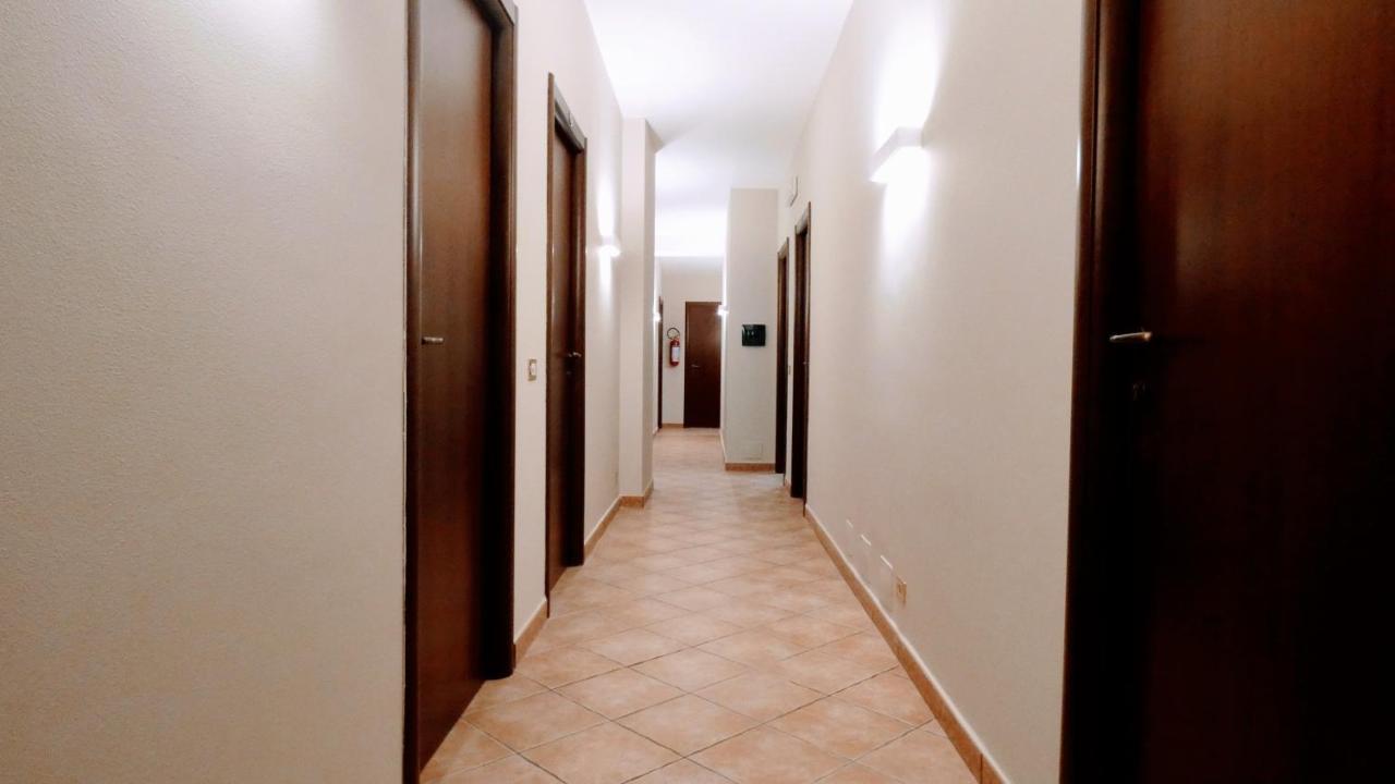 Hotel Piscina La Suite Prossedi Экстерьер фото